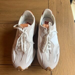 NEW Womens New Balance Tennis Shoes